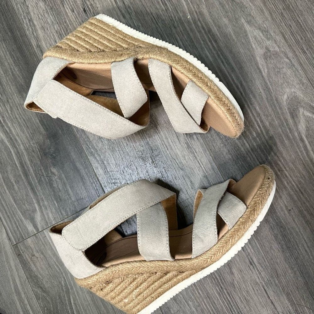 Dr. scholl’s Nude wedge heel women’s size 10